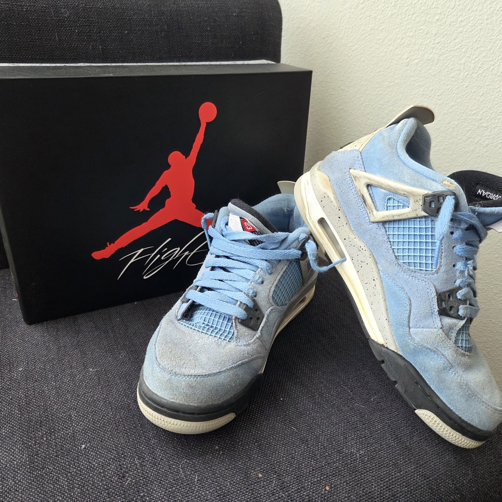 Jordan Men's Light Blue and Cream Sneakers